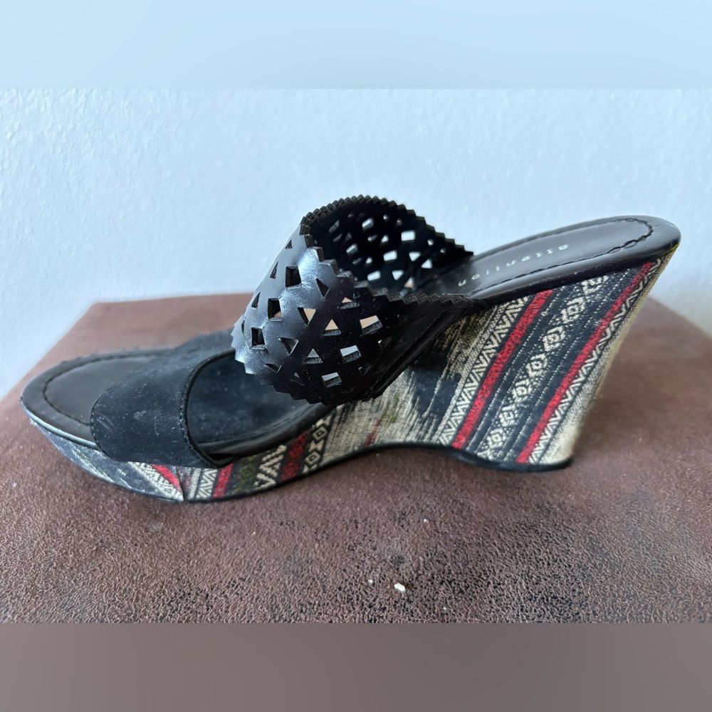 Stylish Black Wedge Sandals